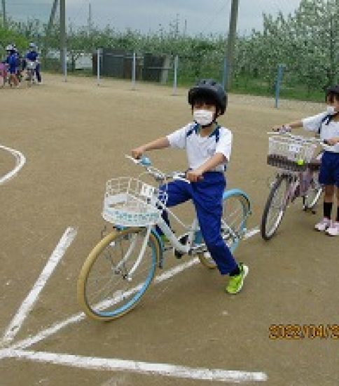 自転車安全教室（３，４年）
