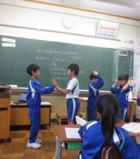 音楽「たぬきのたいこ」の発表会をしました。