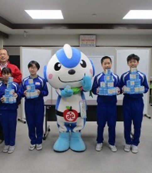 赤い羽根共同募金　贈呈式