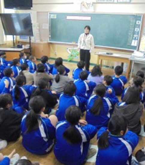 総合的な学習の時間（６年生を送る会に向けて）【５年生】