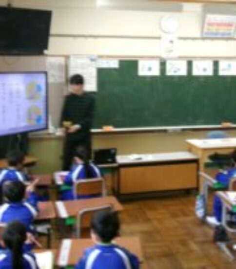 4/16（木）国語　鉛筆の持ち方の練習（１年）